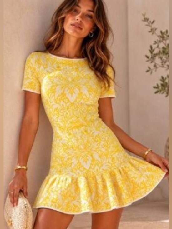BCBGMaxAzria Dresses & Skirts - NWOT🌼  BCBGMAXAZRIA yellow and white textured knit mini dress 🌻